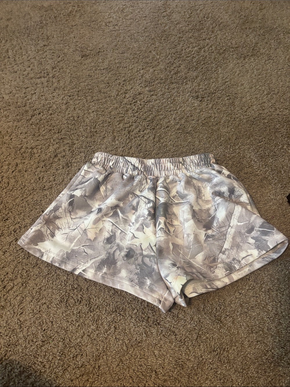 SHEIN Gray & Cream Leaf-Print Athletic Shorts